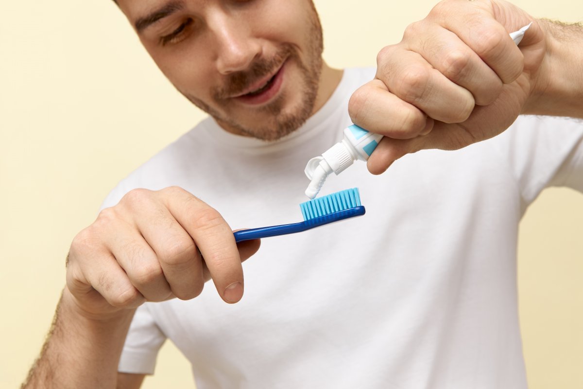 Pesquisa indica que quase metade dos brasileiros não usa escova de dente! 