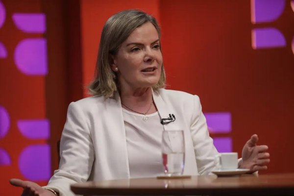 [Gleisi Hoffmann diz que até julho PT encontra consenso sobre presidência do partido ]