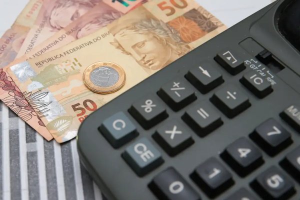 [Fim da escala 6x1 pode resultar em queda de 16% do PIB, diz estudo]