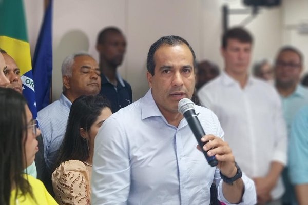 [Bruno Reis chega aos 100 dias da 2ª gestão com perda de parte do eleitorado  ]