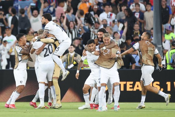 [Botafogo aproveita chance e conquista enorme vitória sobre o Paris Saint-Germain]