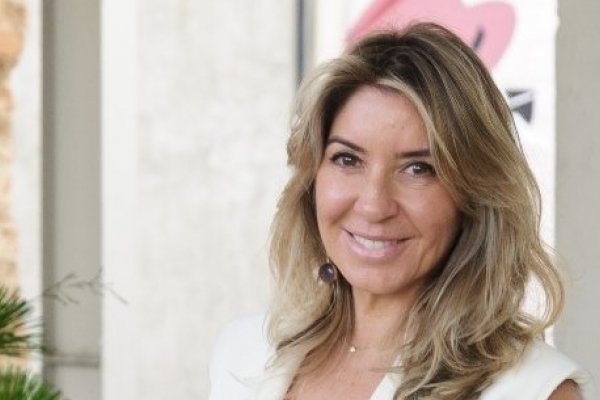 [“Grazie Toscana”, de Thaya Marcondes, aposta no romance de autodescoberta ambientado entre colinas, tintos e encontros! ]