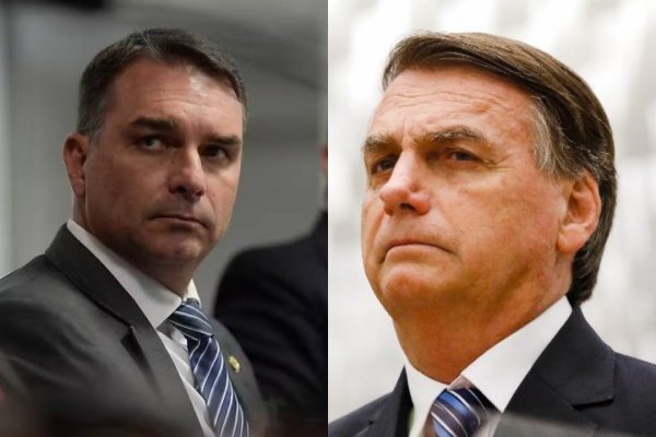 [Jair Bolsonaro chegou a parar de respirar por 10 segundos, segundo Flávio]