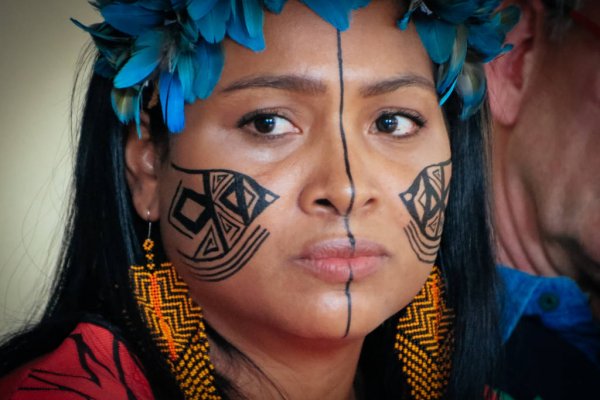 [ Indígenas cobram espaço nas negociações climáticas às vésperas da COP30]