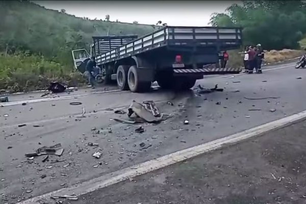 [Três pessoas da mesma família morrem após acidente de trânsito no interior Bahia]