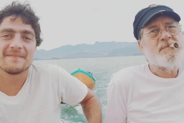 [Filho que matou o pai ex-deputado do PT está preso e sedado após surto psicótico ]