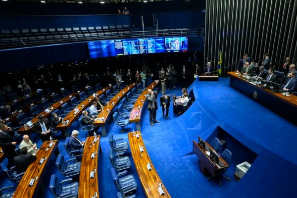 [Senadores propõem criação de liderança cristã com assento nas reuniões de líderes do Senado]