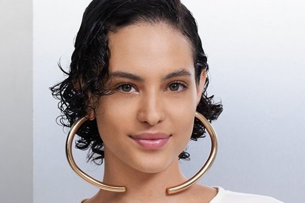 [Alphorria lança segunda coleção desenvolvida com o projeto social ‘Empodera Alphorria’! ]