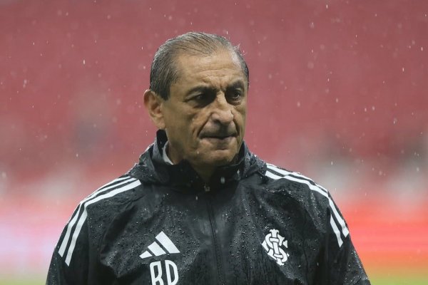 [Vídeo: Técnico do Internacional, Ramón Díaz afirma: “Futebol é para homens, não para meninas”]