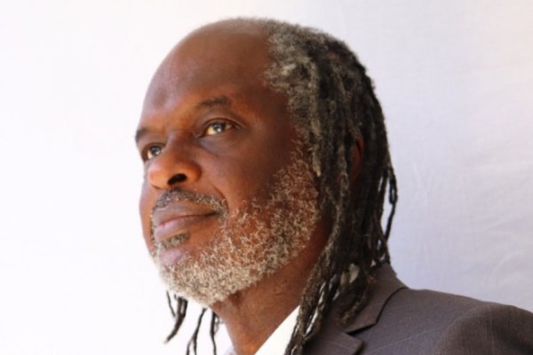 [Vídeo: Sílvio Humberto cobra que Prefeitura de Salvador arque com custo do gelo e direito de imagem dos ambulantes]