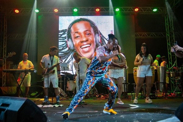 [Artes em Movimento apresenta Festival de Samba Reggae “Tonho Matéria Convida”! ]