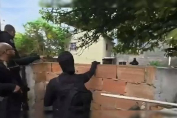 [Irmão de vereador no Rio é alvo de operação contra integrantes do Comando Vermelho ]