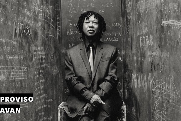 [ Djavan mostra liberdade que o torna cantor único no álbum 'Improviso']
