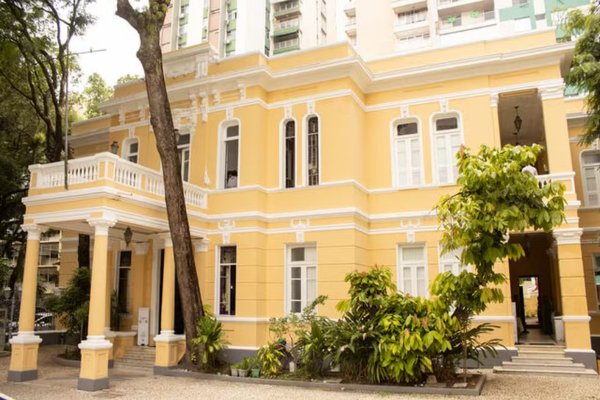 [Funceb oferece oportunidades de emprego para contratos temporários em Salvador]