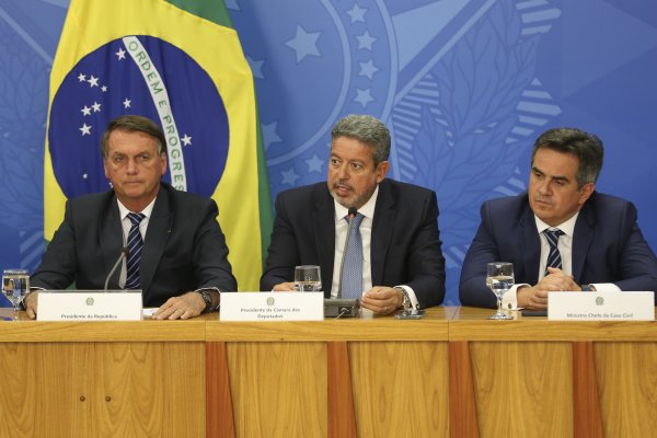 [Lira diz que prisão de Bolsonaro não se justifica e 'reabre feridas da polarização']