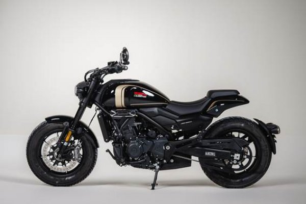 [Shineray lança SBM 600 para o segmento custom no Brasil ]