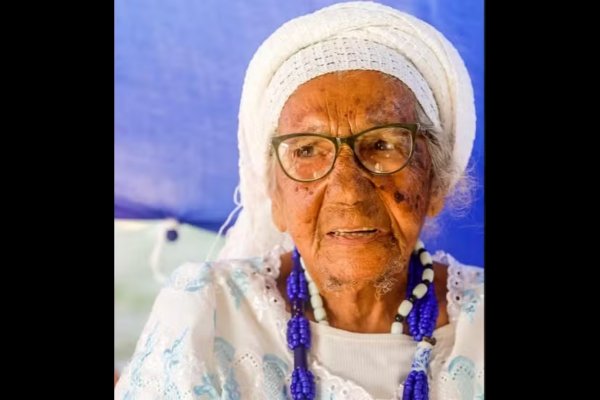 [Morre aos 108 anos Mãe Carmosina, uma das mais importantes lideranças religiosas do sul da Bahia]