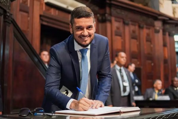 [Ex-governadores do Rio repercutem prisão de Rodrigo Bacellar ]