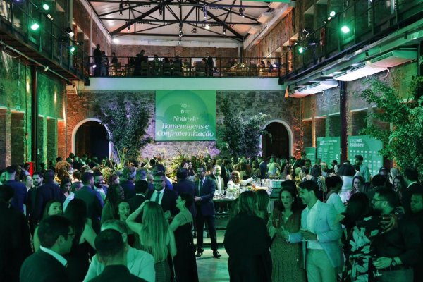 [Defensoria Pública do Estado da Bahia celebra 40 anos de atuação e homenageia personalidades em evento especial! ]