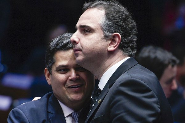 [Pacheco aconselhou Alcolumbre a cancelar sabatina de Jorge Messias no Senado, diz colunista]