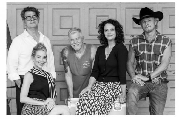 [O2 Play homenageia Miguel Falabella em painel na CCXP! ]