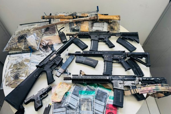 [Operação cumpre mais de 30 mandados judiciais e apreende armas e drogas no Recôncavo baiano ]