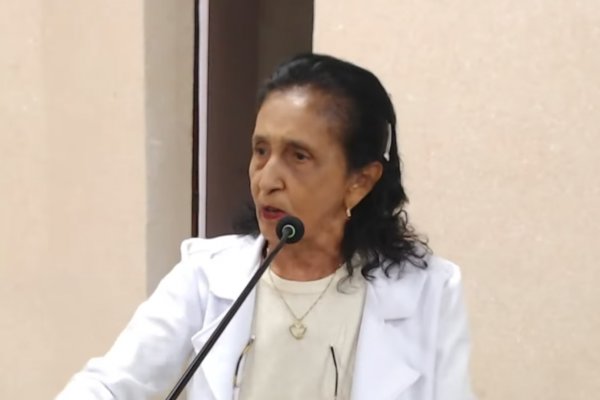 Vídeo: Vereadora viraliza após discurso de Natal inusitado: [Vídeo: Vereadora viraliza após discurso de Natal inusitado: