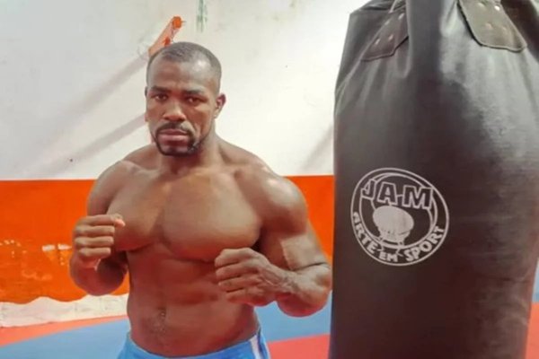 [Campeão mundial de MMA desaparece após mergulhar no Rio Negro, no Amazonas]