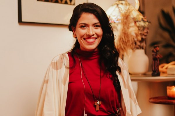 [Laura Salvador lança o disco “Serei Tudo”! ]