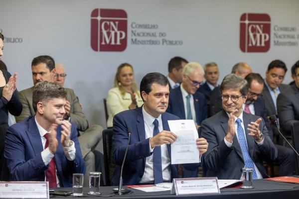 [Pedro Maia assume presidência do Conselho Nacional dos Procuradores-Gerais]