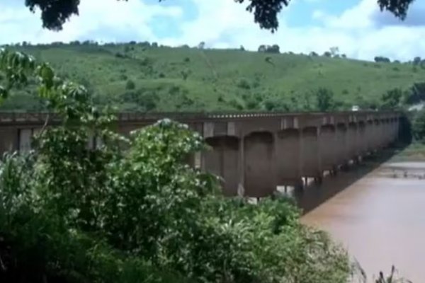[Ônibus e veículos pesados voltam a ser liberados na Ponte sobre o Rio Jequitinhonha]