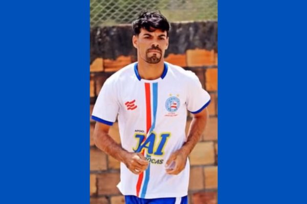 [Jogador de futebol amador morre no interior da Bahia após motocicleta bater em cavalo ]