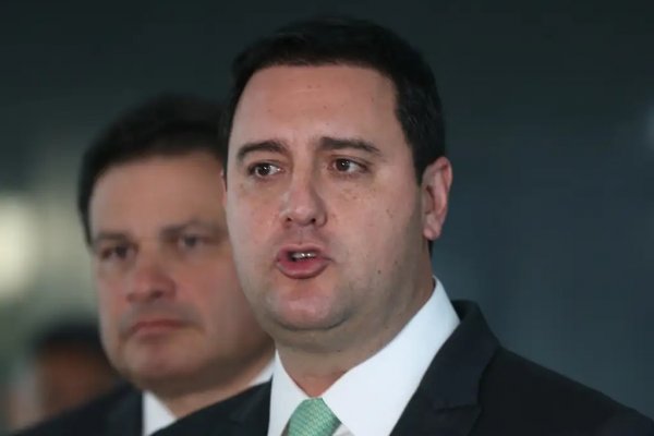 [Ratinho Jr. acelera reuniões internas no PSD e coloca nome à disposição para Presidência]