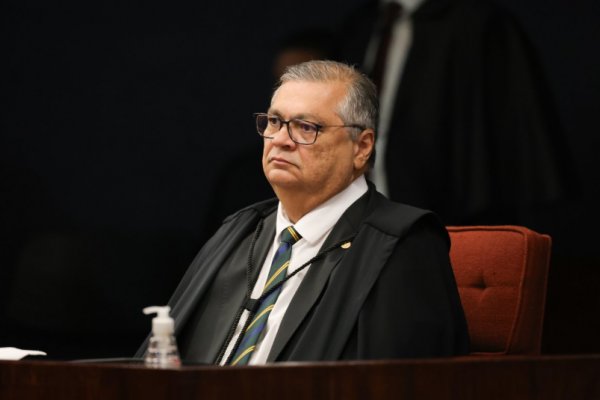 [Dino proíbe emendas para entidades ligadas a parentes de parlamentares]