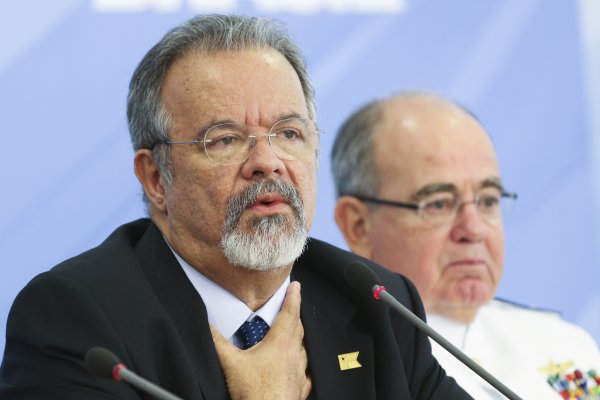 [Raul Jungmann, ex-ministro e camaleão político, morre aos 73 anos]