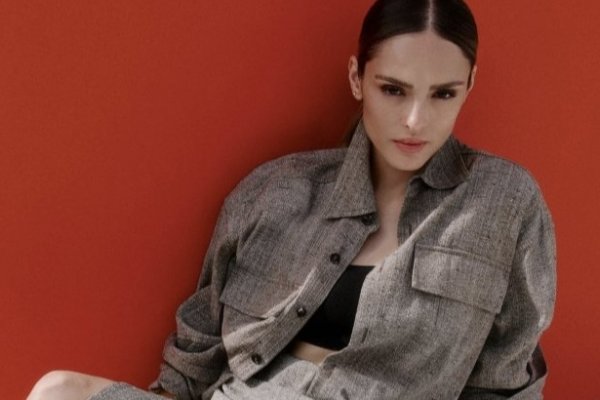 [Isabelle Drummond abre a temporada de Inverno da Arezzo! ]