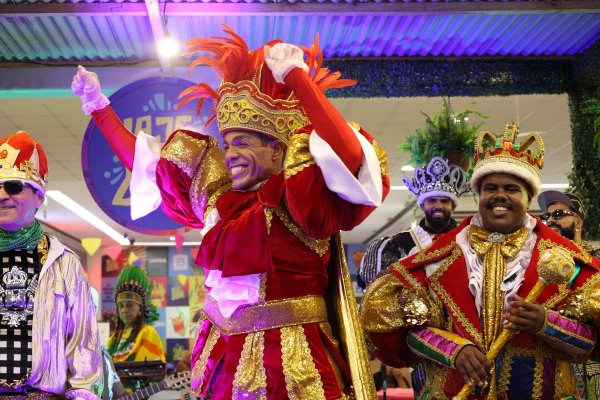[Neto Rodrigues é eleito o Rei Momo do Carnaval de Salvador de 2026 ]