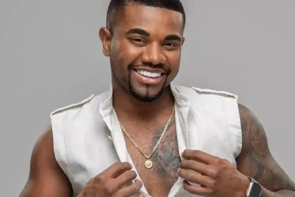 [Davi Brito começa a vender ovos produzidos na própria fazenda ]