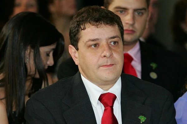 [Lulinha pede suspensão de quebra de sigilo a Flávio Dino, diz colunista]