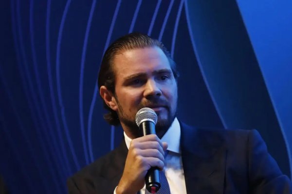 [Vorcaro recebe atendimento médico após esmurrar paredes de presídio em Brasília]