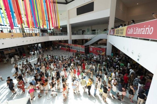 [Julia Quinn, Ailton Krenak e Raphael Montes: confira atrações anunciadas pela Bienal do Livro Bahia 2026 ]