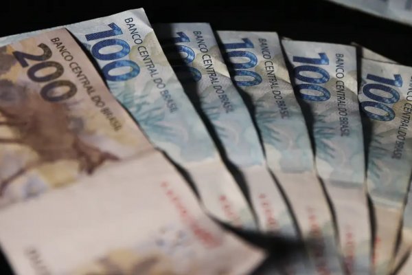 [Dívida Pública cresce 2,31% em fevereiro e ultrapassa R$ 8,8 trilhões]