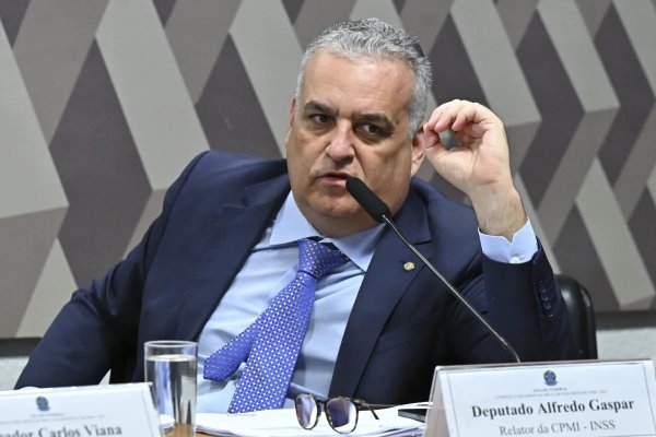 [Relator da CPI do INSS vincula fraudes ao governo Lula e preserva Bolsonaro]