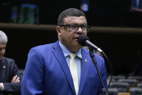 [Deputado se envolve em confusão com acompanhante de luxo e acusa mulher de extorsão: 'Não encostei um dedo nela']