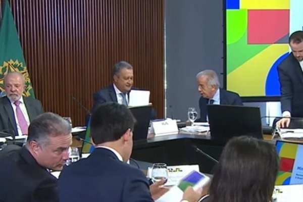 [Vídeo: “Fiz mais que o ministério das Mulheres”, afirma Múcio em reunião ministerial]