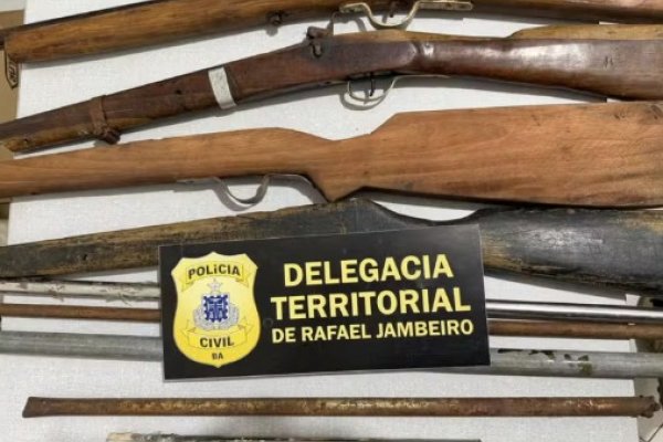 [Homem é preso em flagrante suspeito de manter uma fábrica de armas clandestinas]
