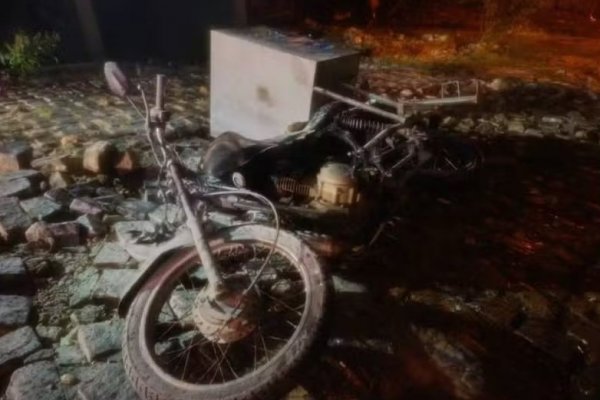 [Homem é preso depois de por fogo em moto de entregador na Bahia ]