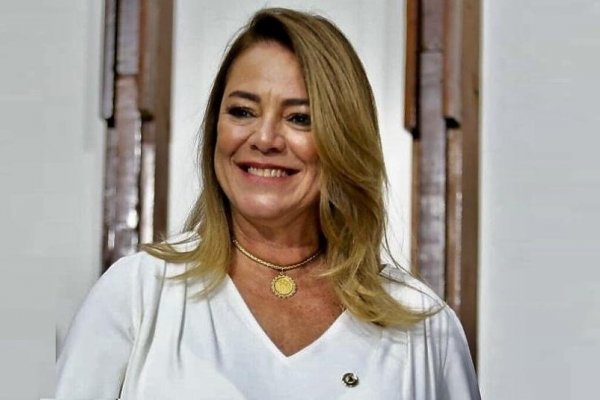 [Fabíola Mansur deixa PSB, vai ao PV e mira mandato de deputada estadual ]