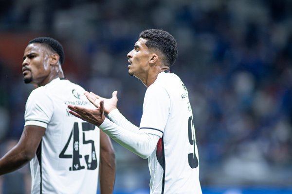 [Vitória liga alerta para desempenho fora de casa antes de duelo com a Chapecoense]