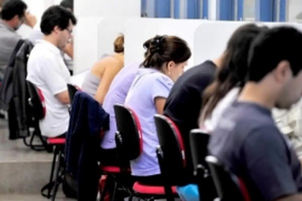 [Confira vagas para concursos públicos; ofertas somam mais de mil vagas com salários até R$ 35 mil]